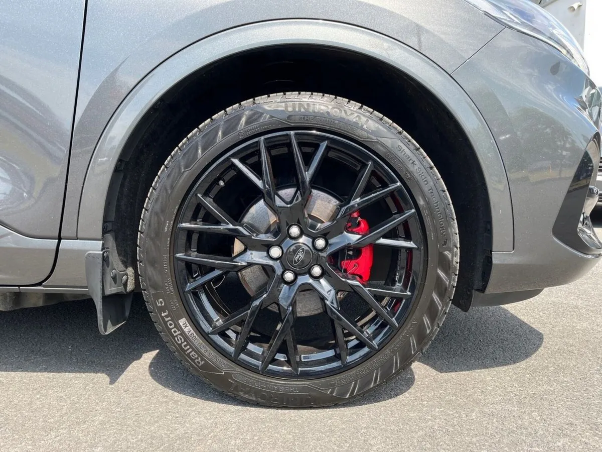 Ford Kuga PHEV ST-Line X Black Pack - Image 5