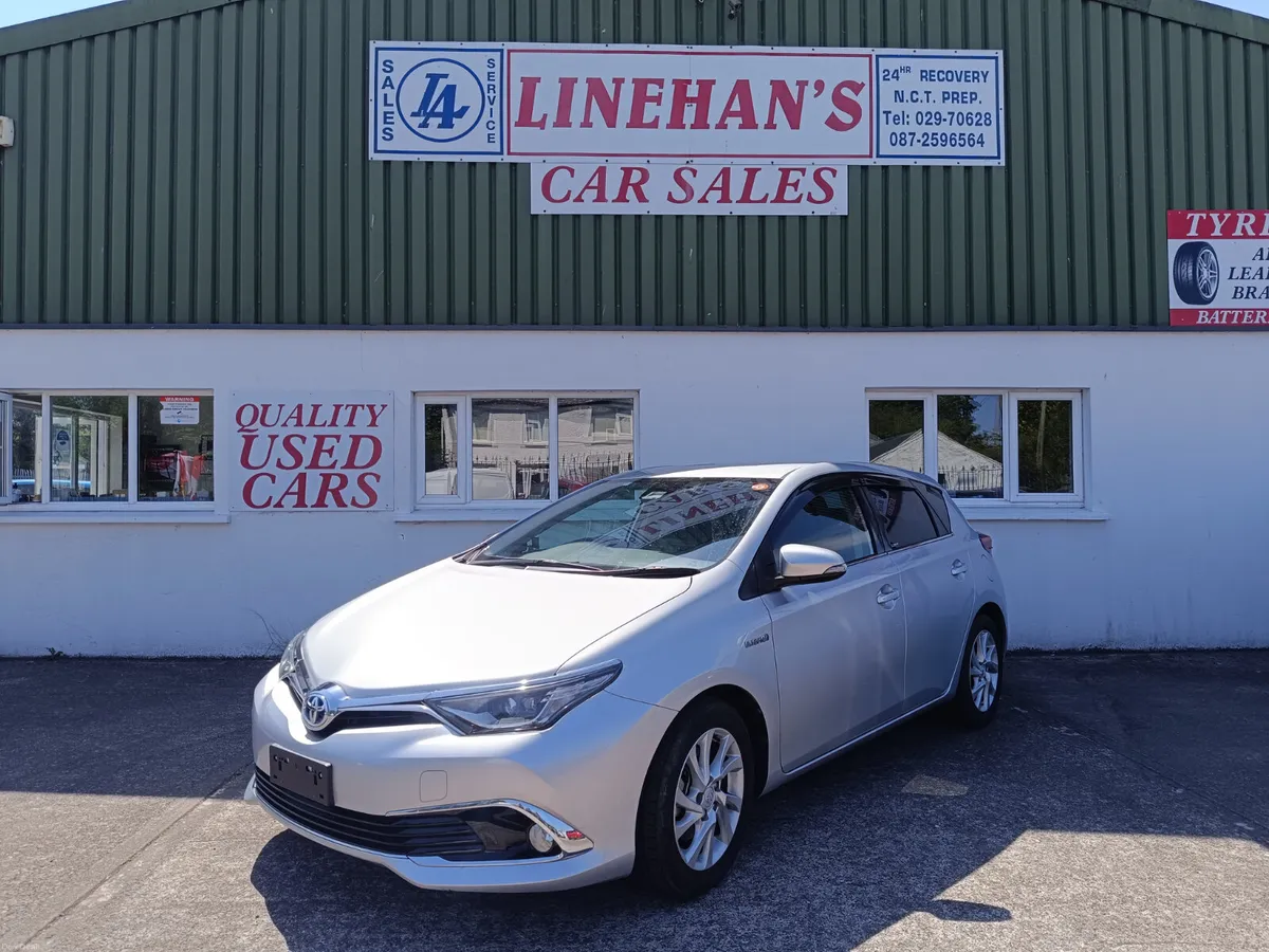 Toyota Auris Hybrid only 50,000km! Like New! - Image 1