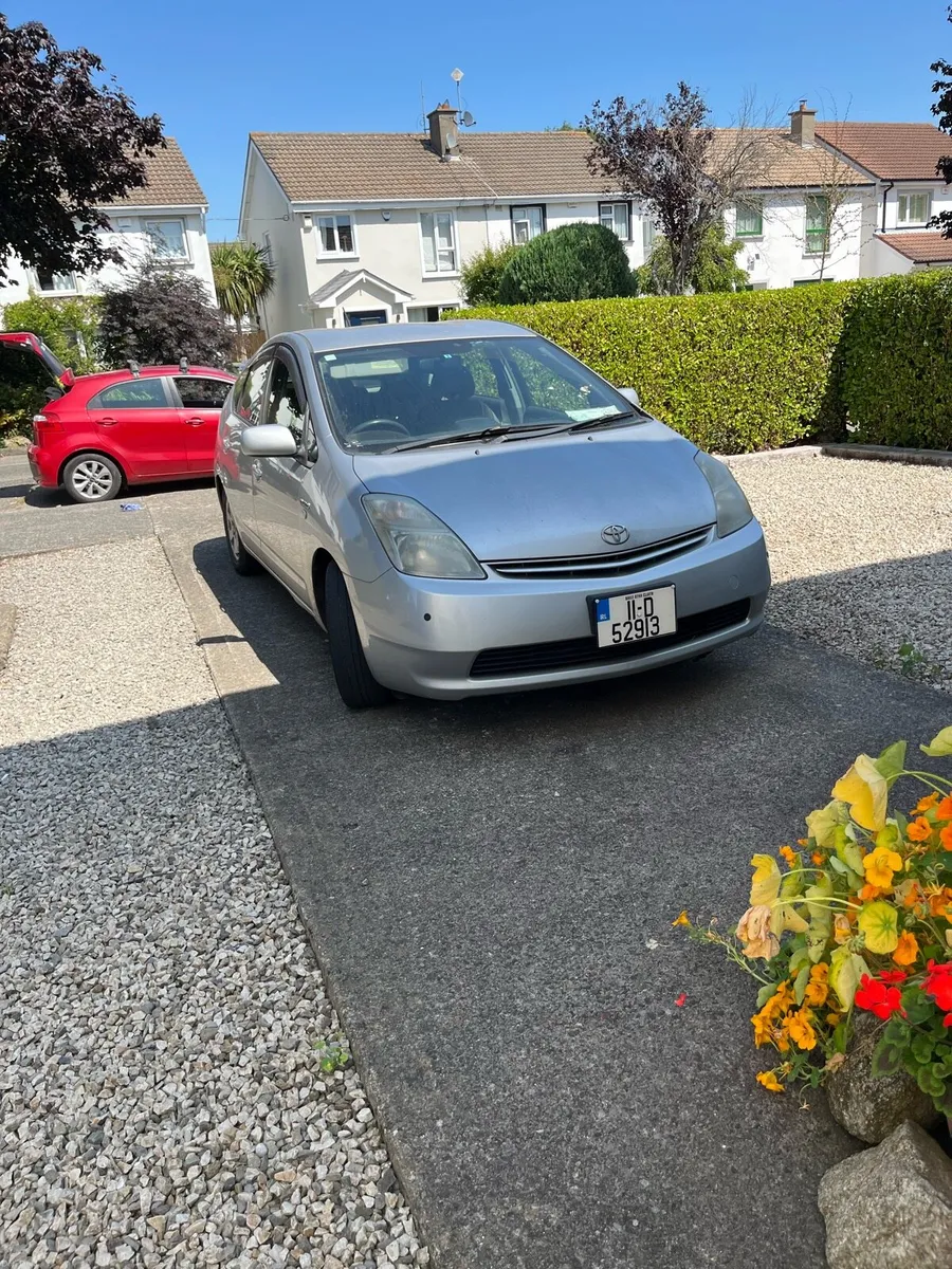 Toyota  Prius 1.5 Automatic 2012 - Image 3