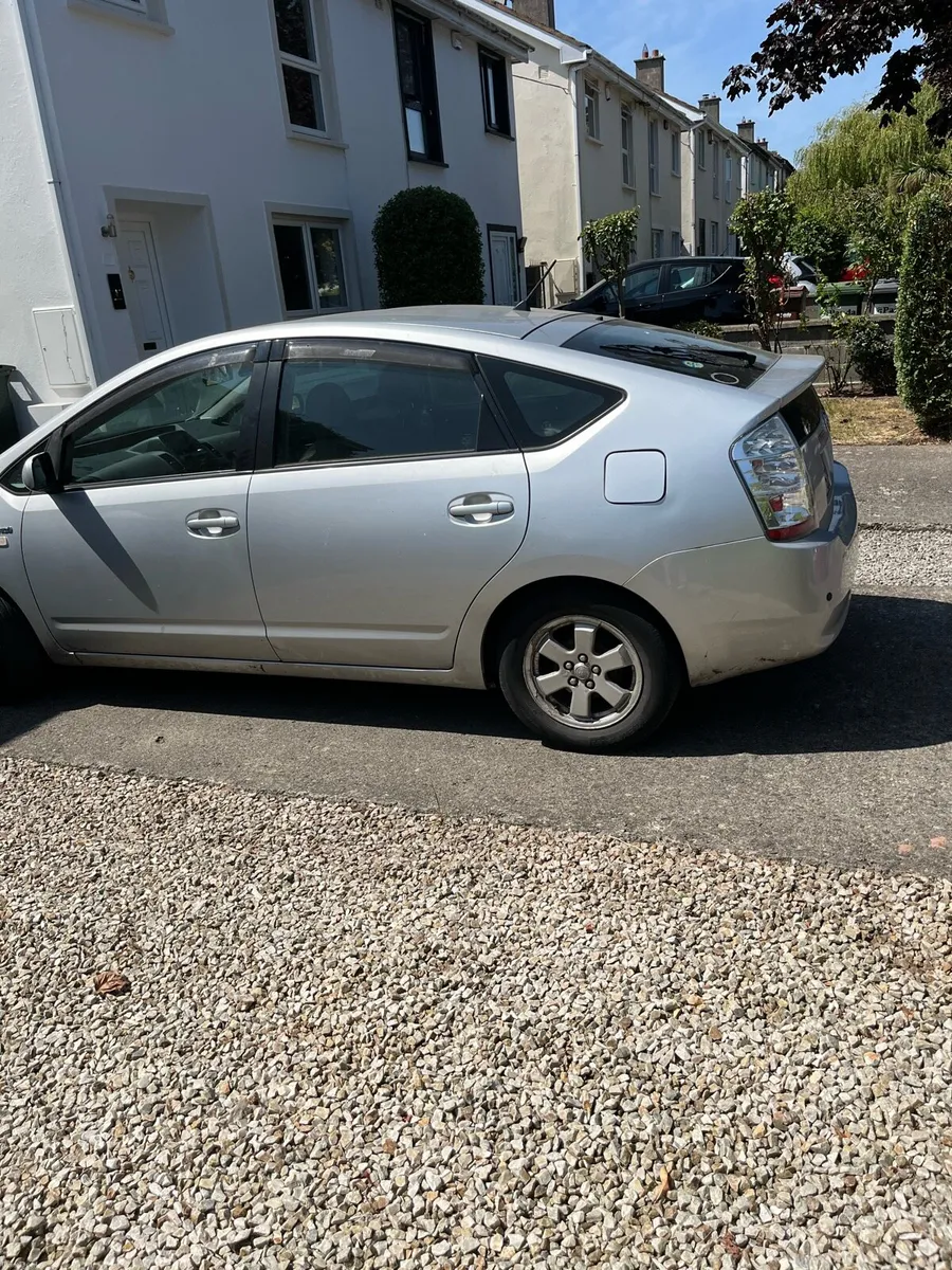 Toyota  Prius 1.5 Automatic 2012 - Image 4