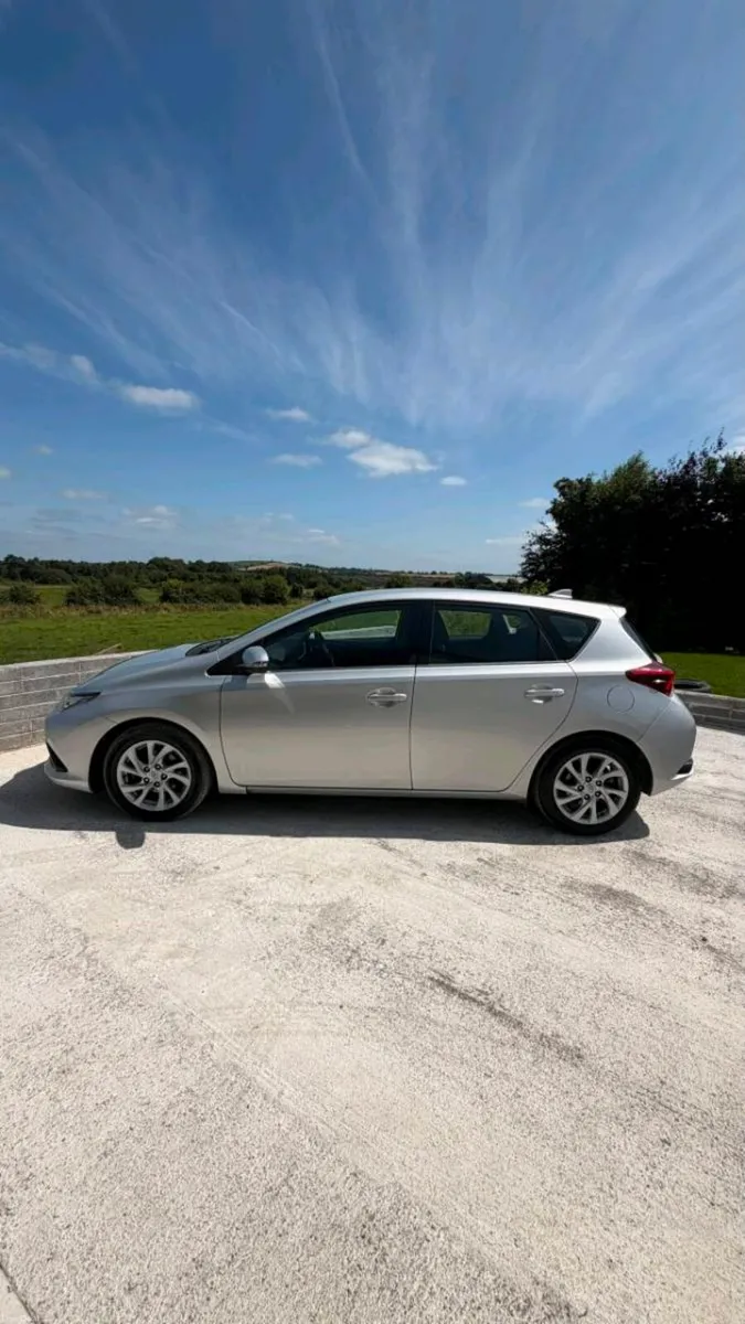 Toyota Auris Buisness Edition - Image 4