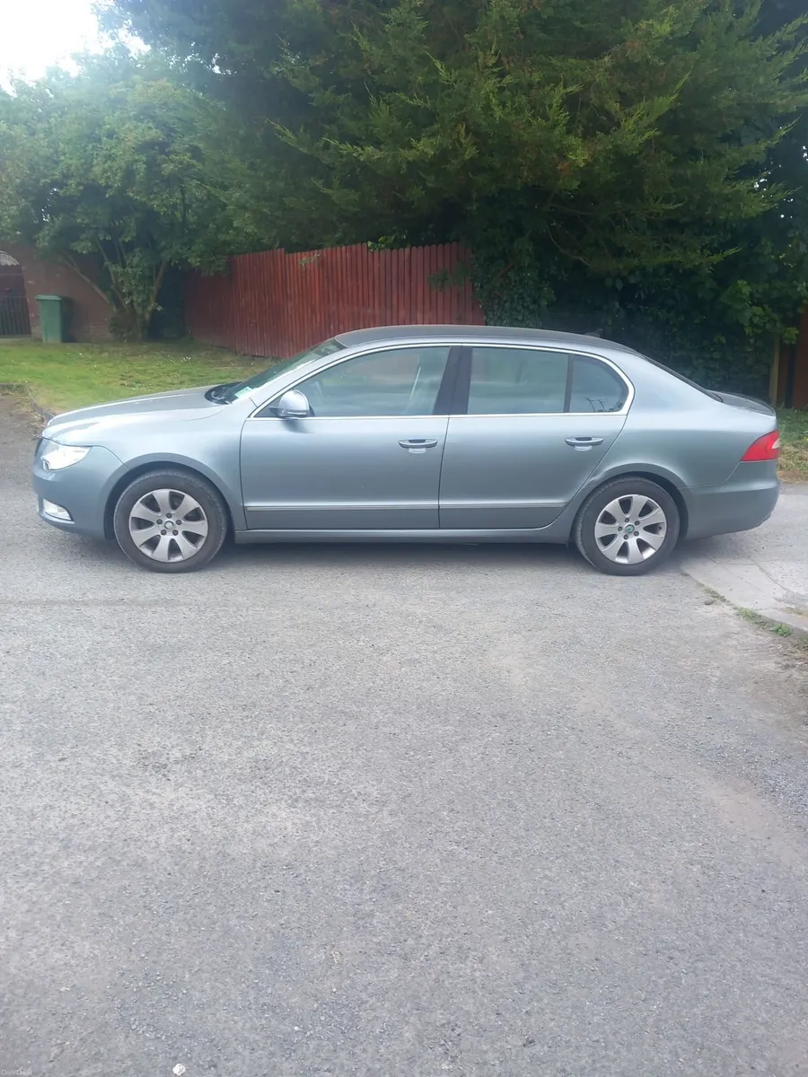 Skoda Superb 2013 - Image 4