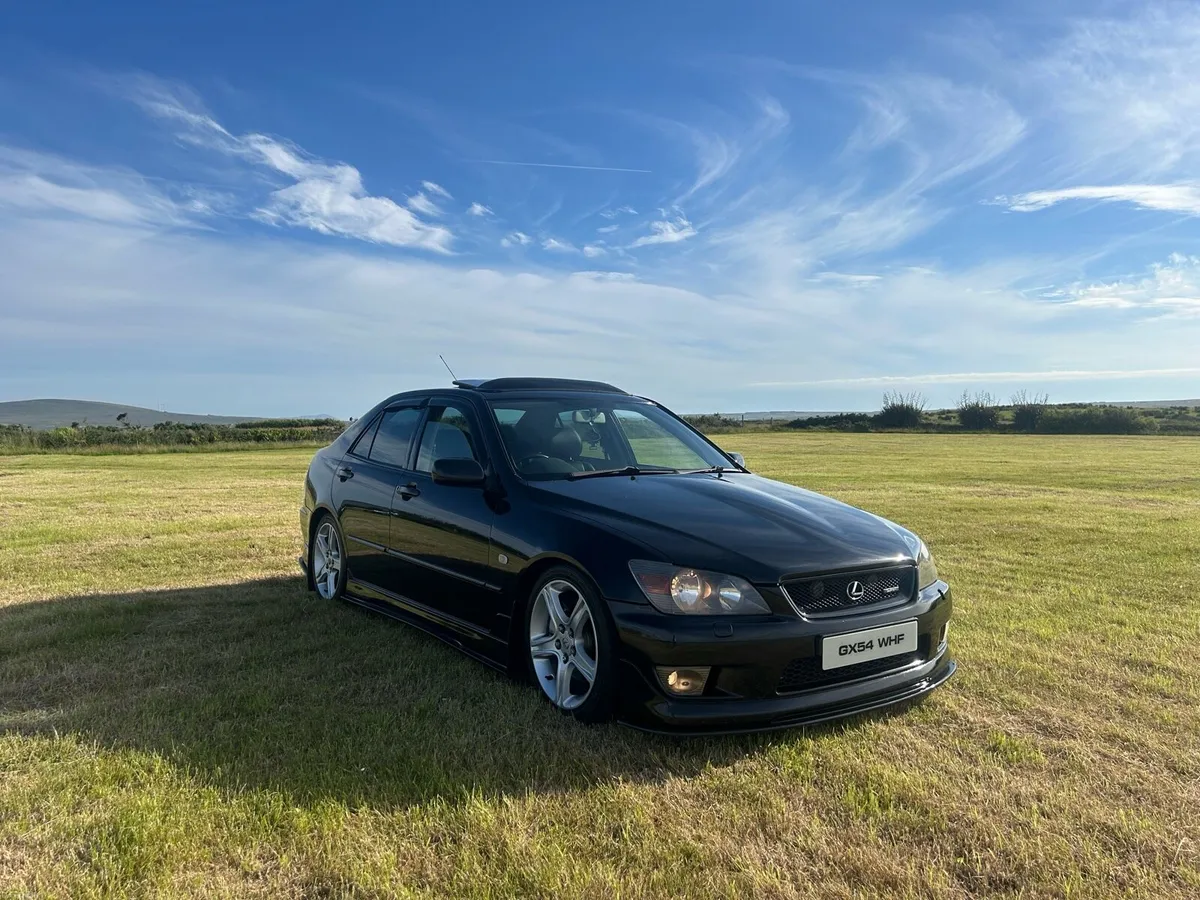 Lexus is200 - Image 2