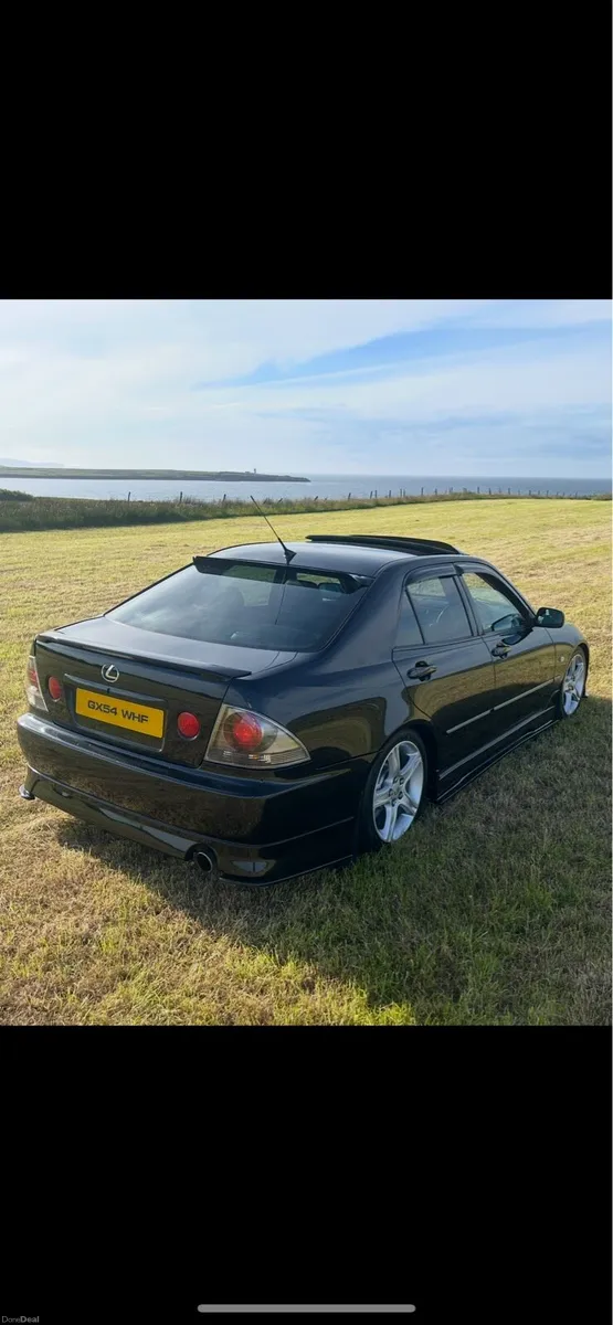 Lexus is200 - Image 4