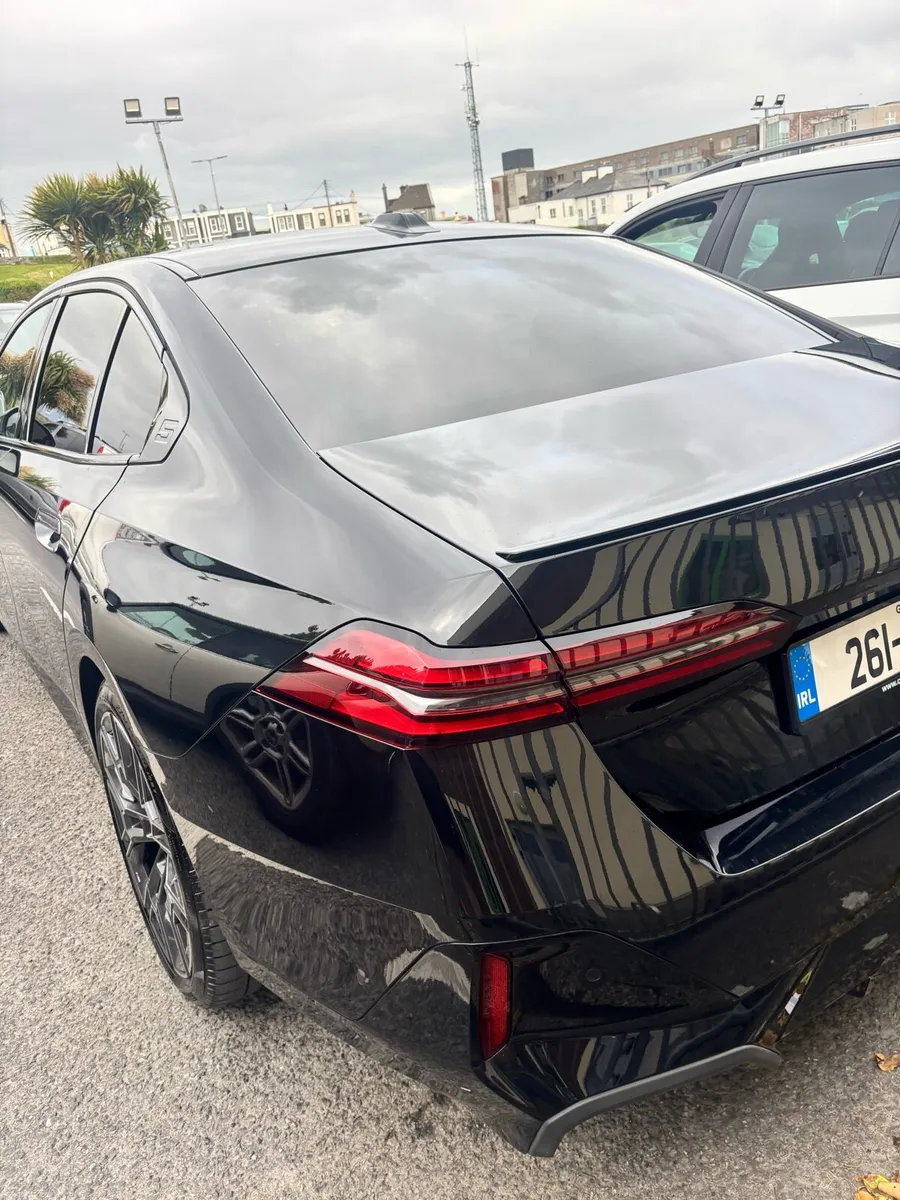 BMW 530e MSport Pro - Image 2