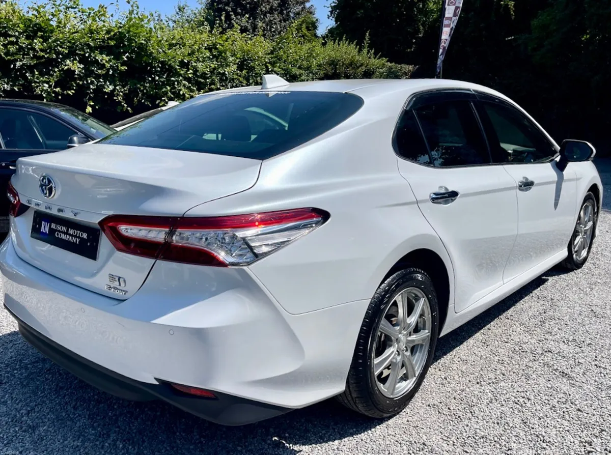 2021 Toyota Camry 2.5 Hybrid - Image 5