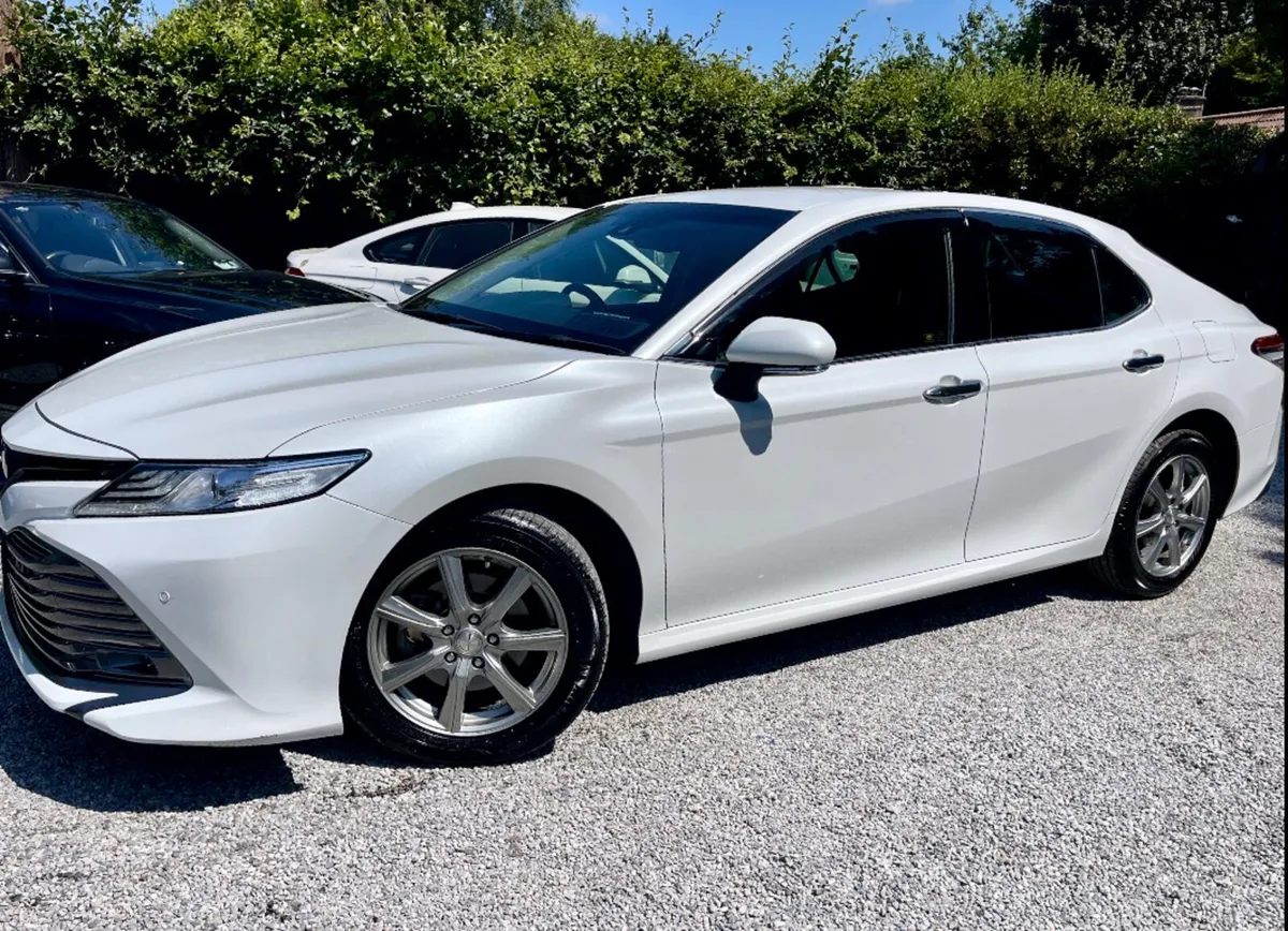 2021 Toyota Camry 2.5 Hybrid - Image 2