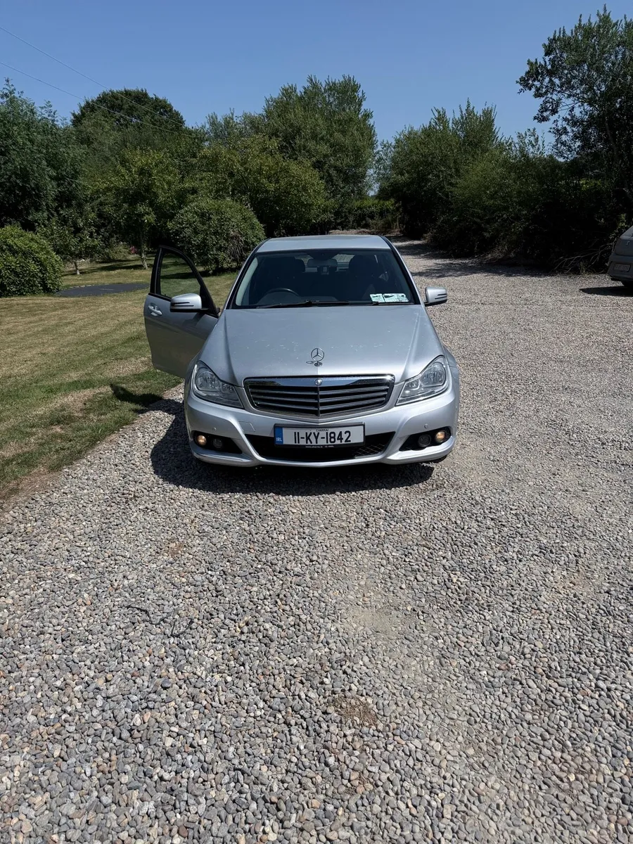 Mercedes Benz C class 2011  Automatic - Image 2
