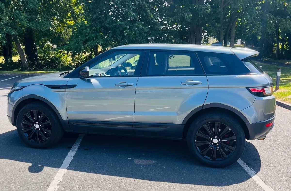 Range Rover Evoque - Image 2