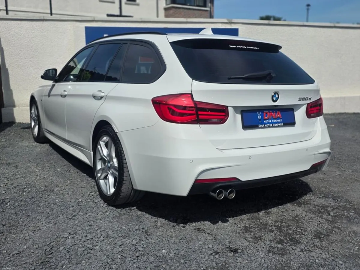 BMW 3-Series 320D MSPORT - 52K KMS! - PANORAMIC RO - Image 5