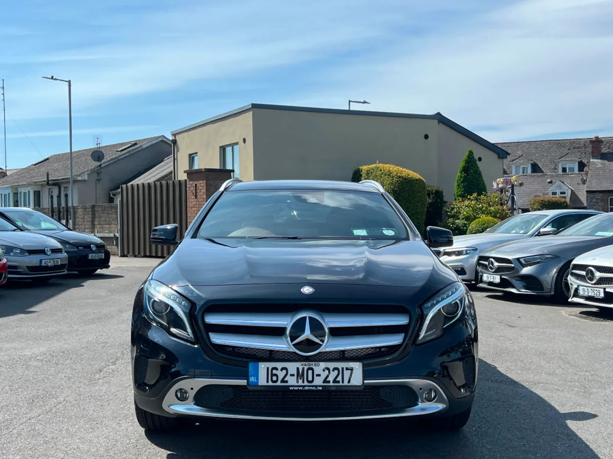 Mercedes-Benz GLA 180 AUTO PREMIUM *LOW KMS & HUGE - Image 2