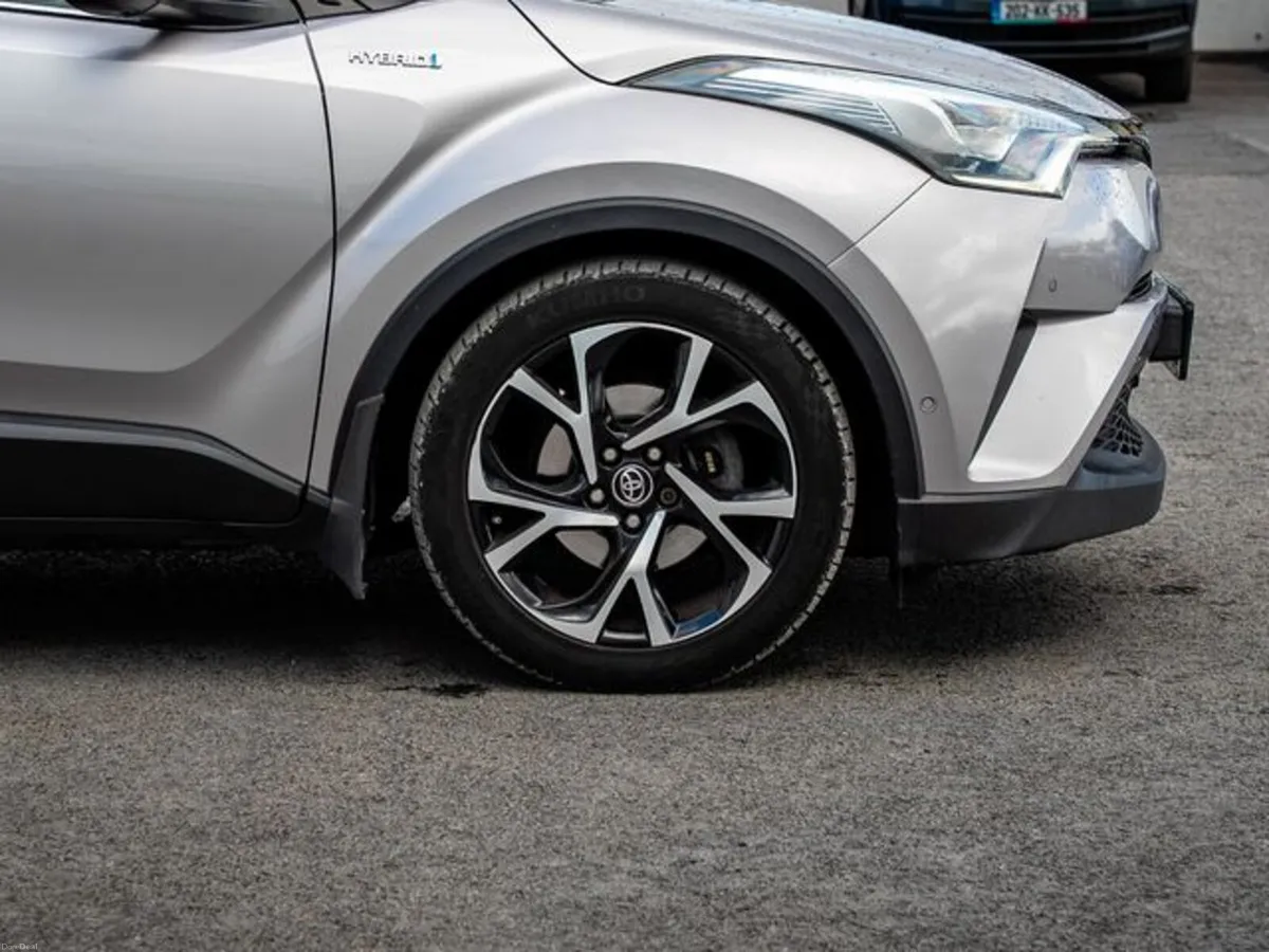 Toyota C-HR DYNAMIC - Image 3