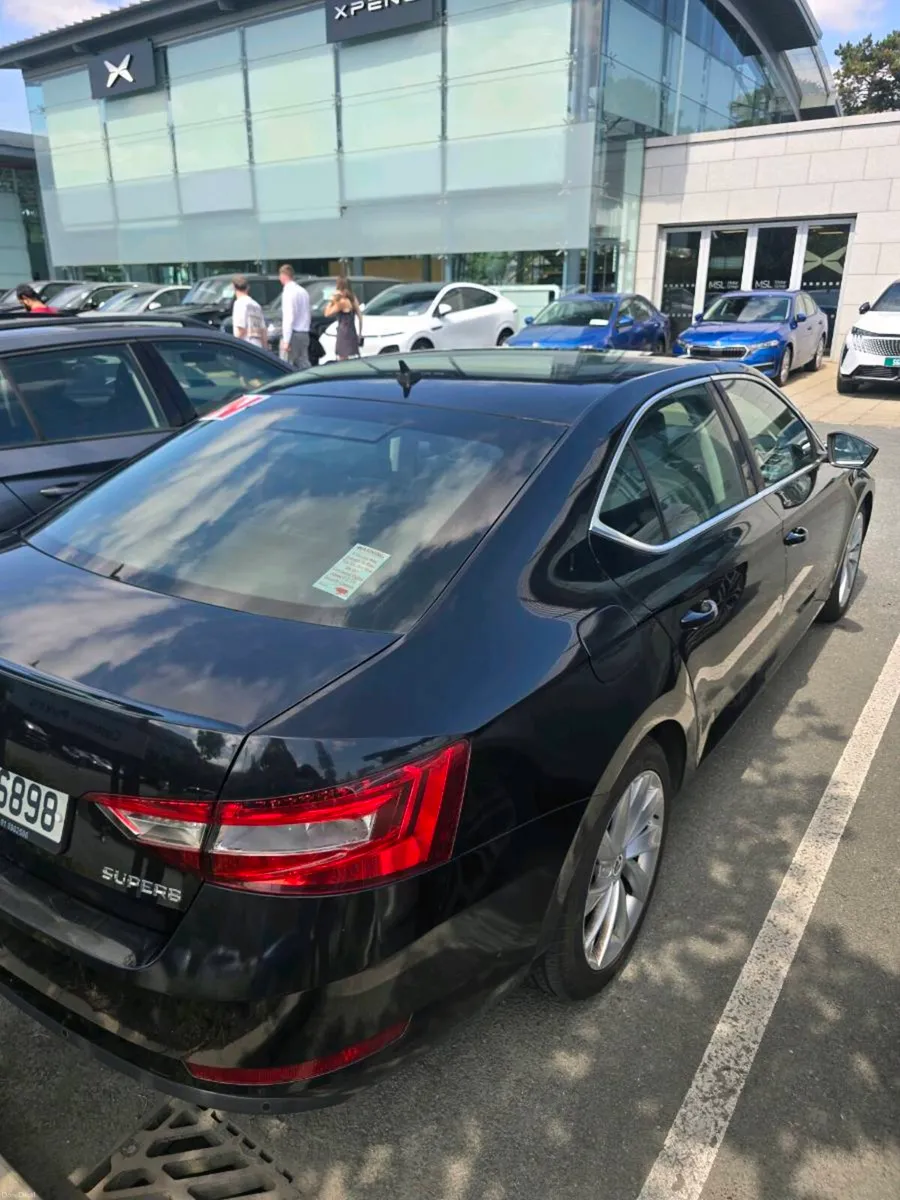 Skoda superb 2015 automatic - Image 4