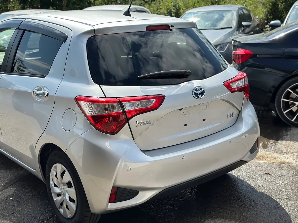 TOYOTA YARIS HYBRID 2019 low mileage - Image 5