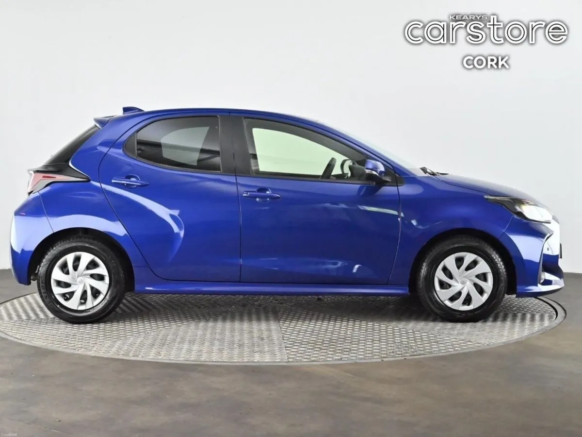 Toyota Yaris 1.5 Hybrid Auto - Image 2