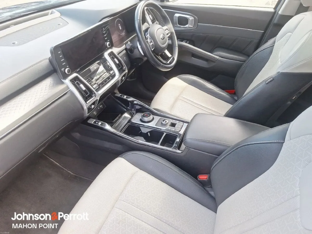 Kia Sorento 1.6 PHEV K4 4X4 7 seats TOP SPEC - Image 3