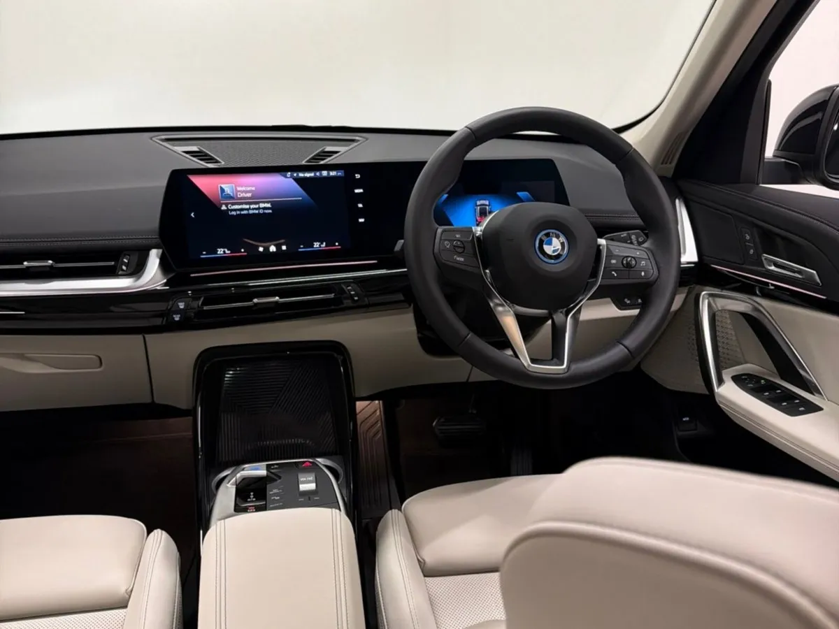 BMW iX1 eDrive20 xLine - Image 5