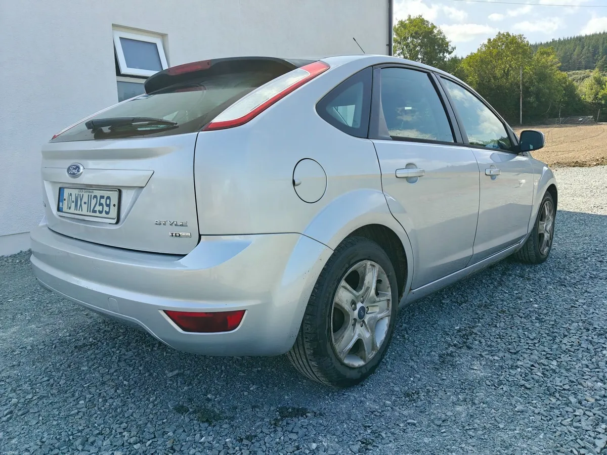 Ford Focus 2010 - Image 1
