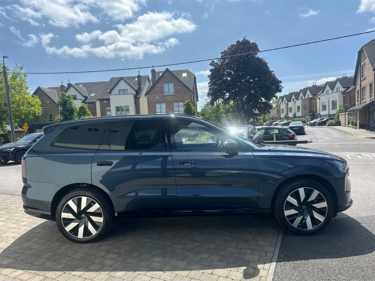 Volvo EX90 EX90 Single Motor Plus--Panoramic Roof, - Image 4