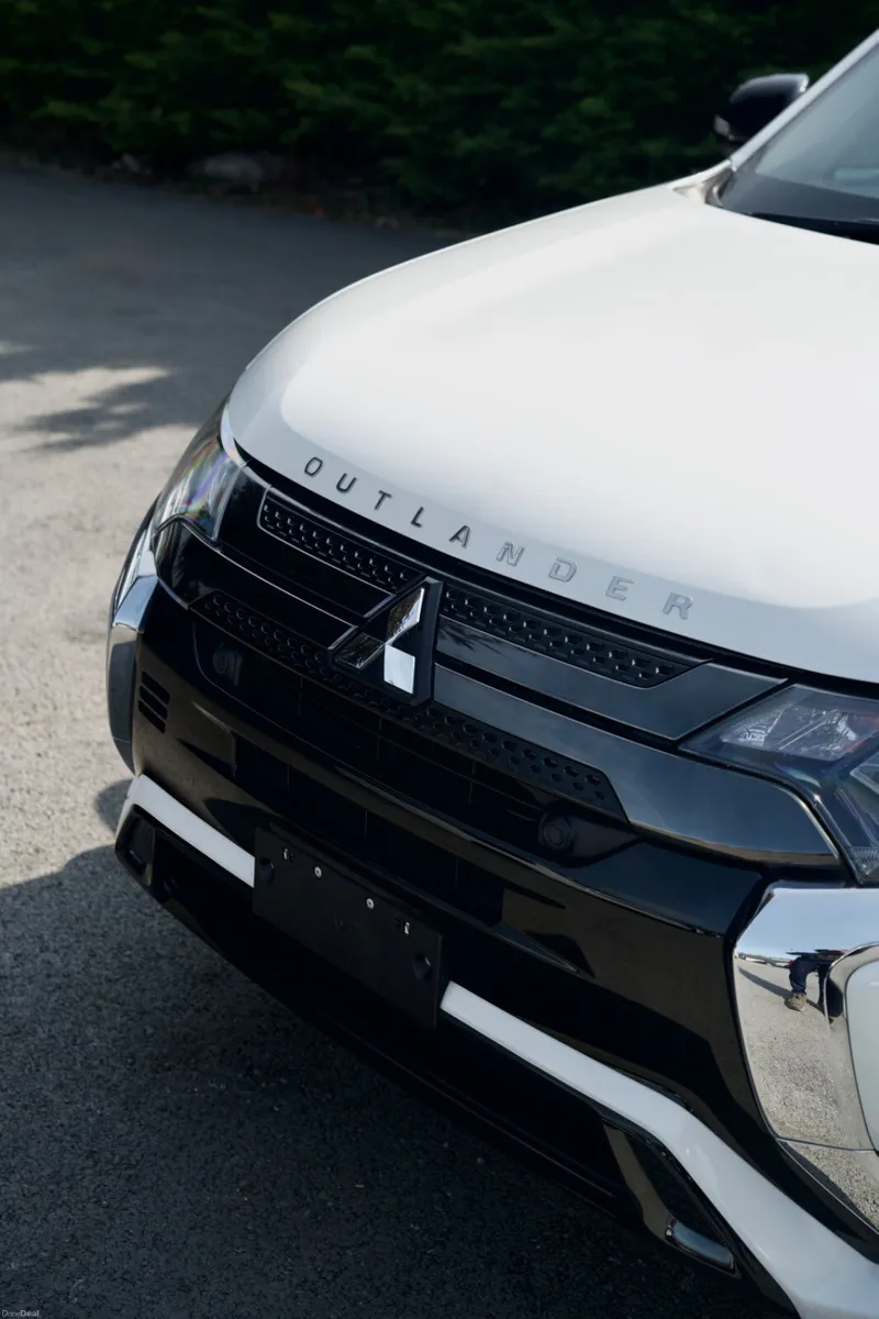 Mitsubishi Outlander PHEV 2021- High Spec - Image 4