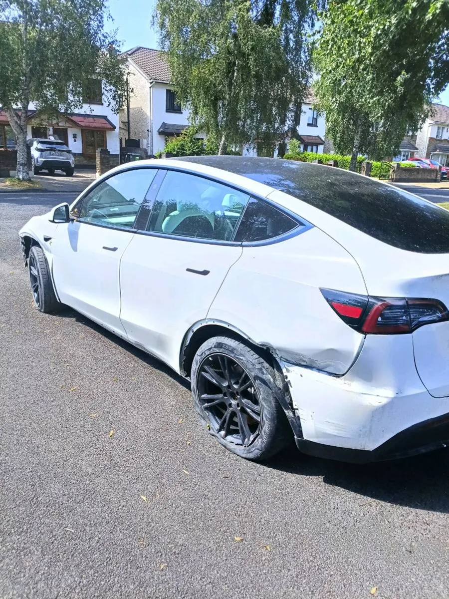 DEPOSIT TAKEN! 2024 Tesla model y RWD long range - Image 2