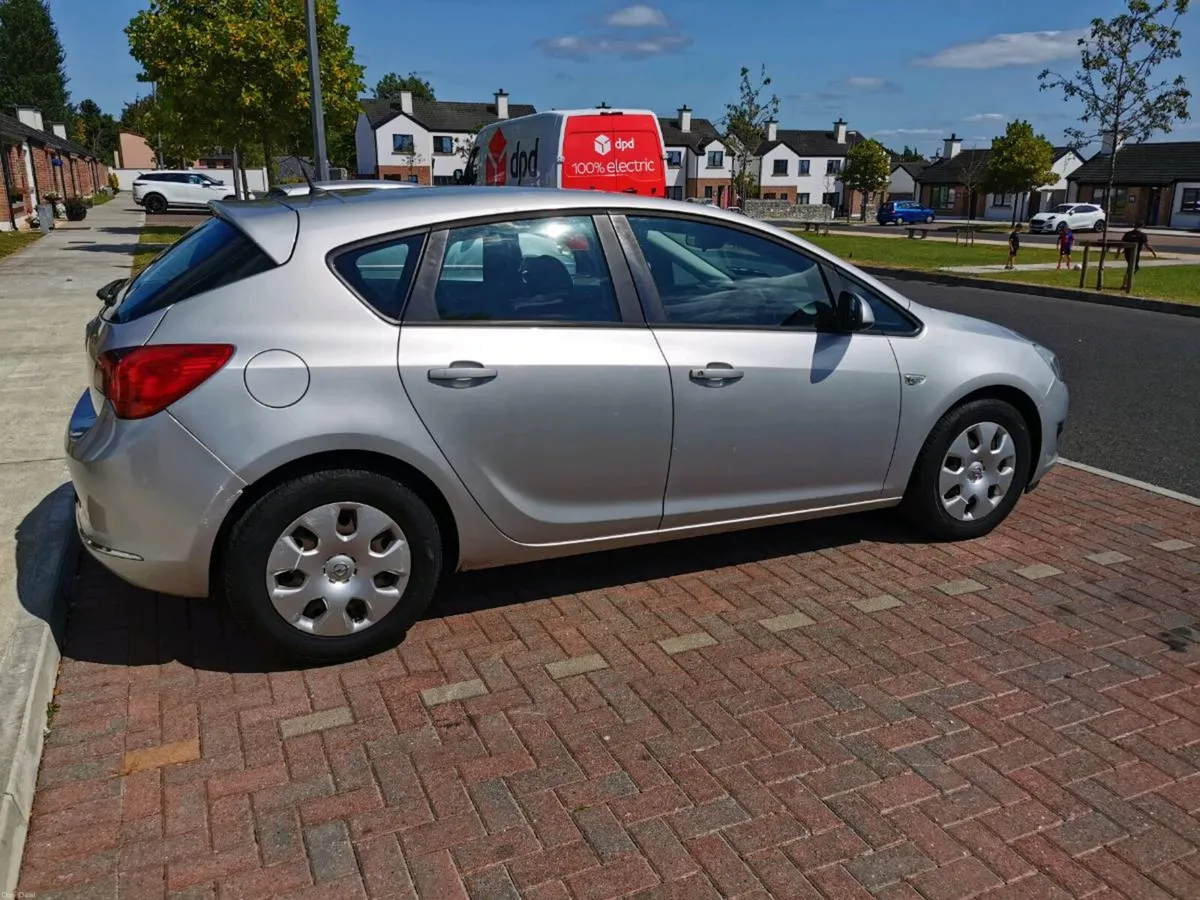 13 astra 1.7 diesel New nct. low kilometres - Image 2
