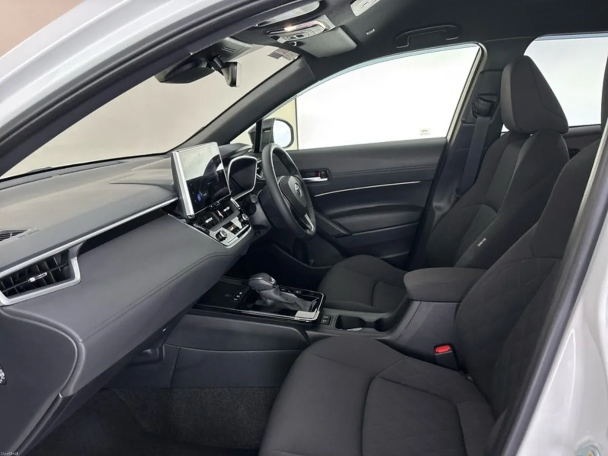 Toyota Corolla Cross SPORT Demo - Image 6