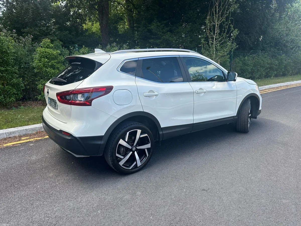 NISSAN QASHQAI 1.5 TEKNA Auto - Low Mileage - Image 3