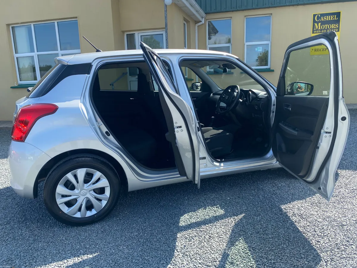 1.2 HYBRID Automatic ! ONLY 29K    222Reg - Image 5