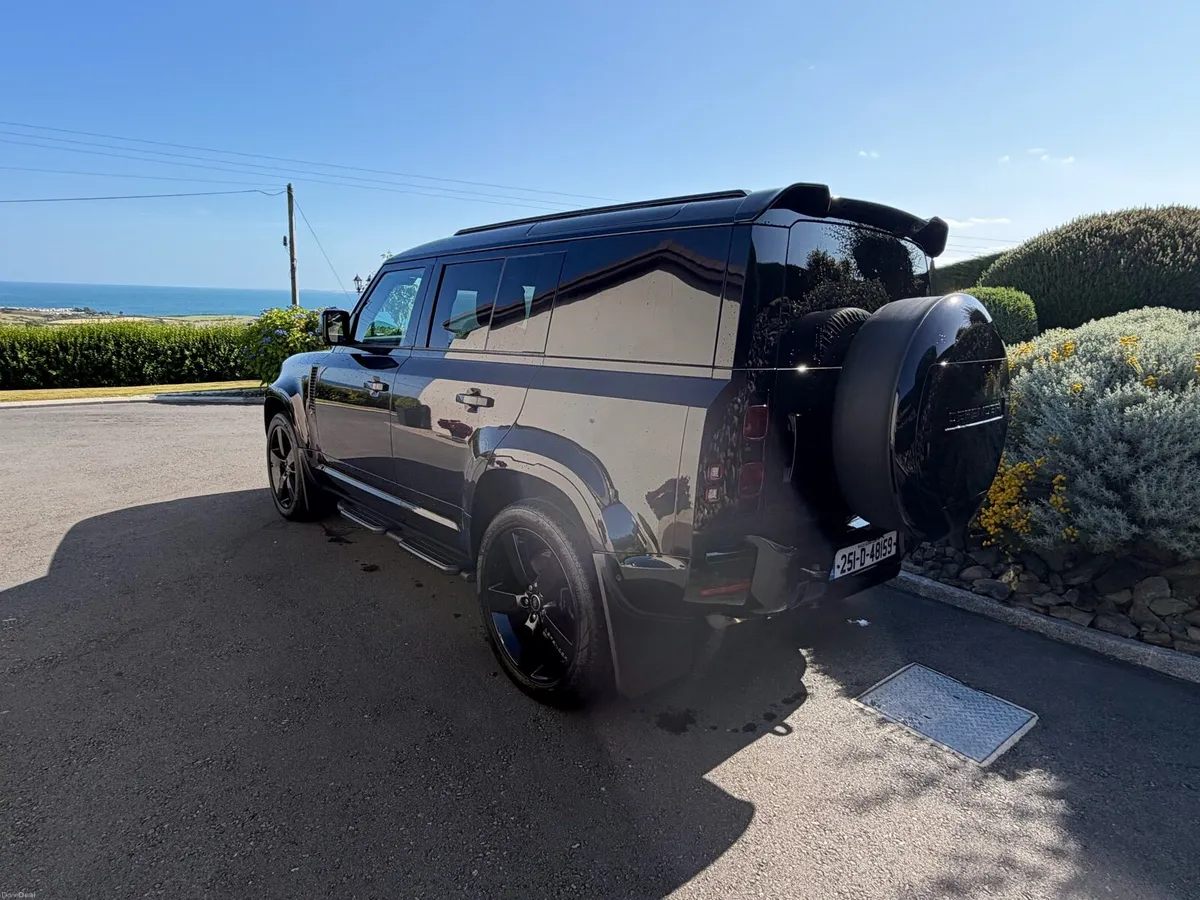 Land Rover Defender 110 - Image 4