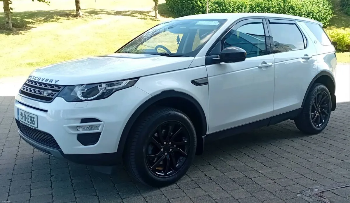 Discovery sport  7 seater - Image 2