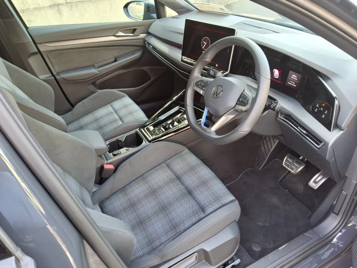 Volkswagen Golf GTE PHEV 272bhp - Image 6