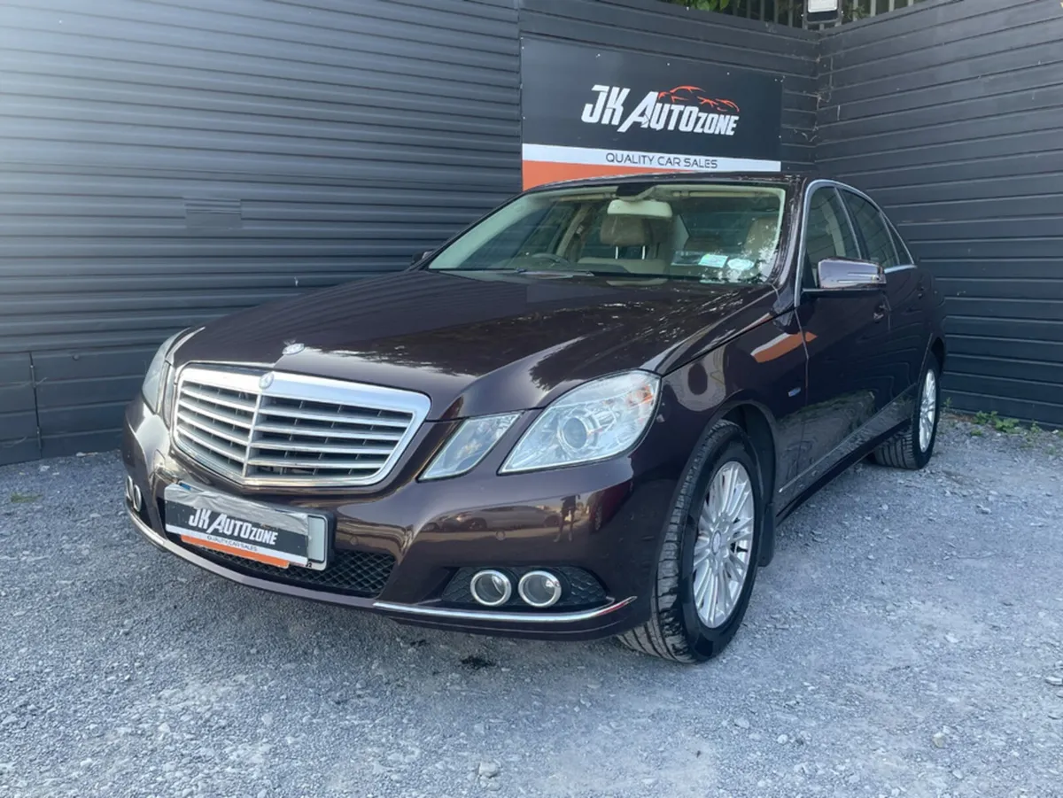 Mercedes-Benz E-Class 200 CDI BLUE EFFICIENCY ELEG - Image 3