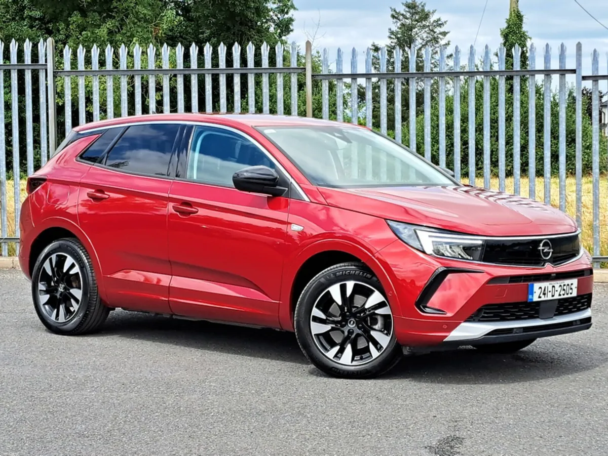 Opel Grandland ELEGANCE 1.6TURBO 225BHP PLUG-IN HY - Image 3
