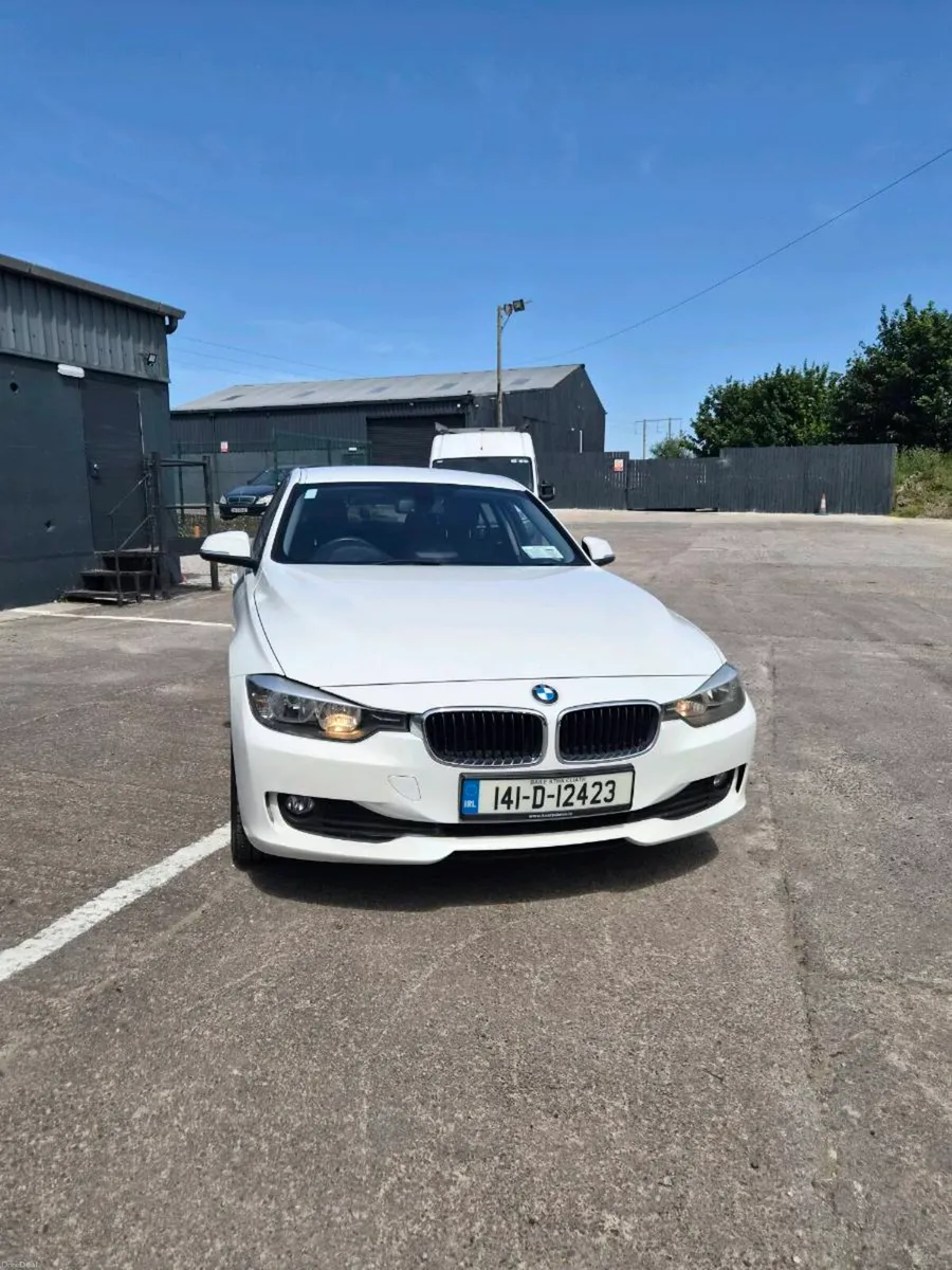 2014 BMW 318 diesel - Image 3