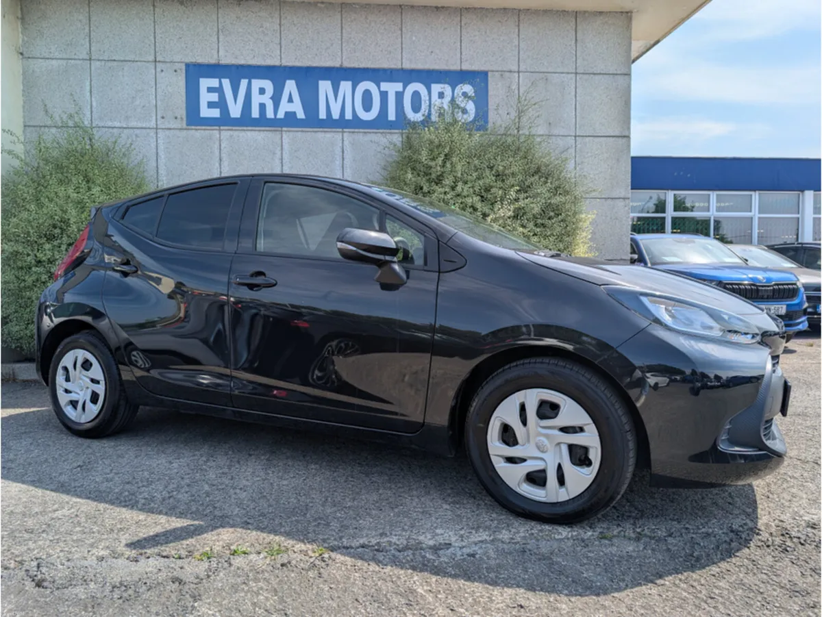 Toyota Aqua X AUTOMATIC HYBRID 1.5 PETROL //REVERS - Image 3