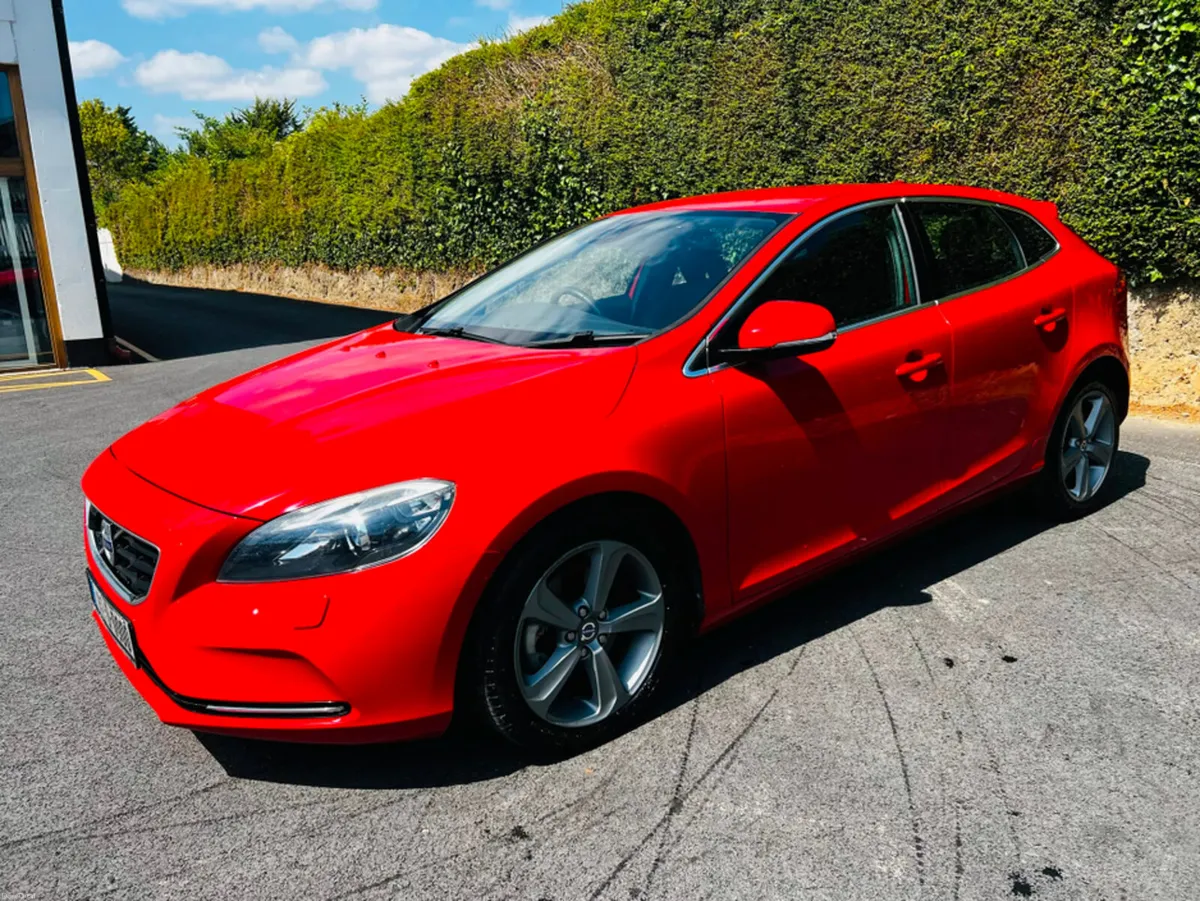 Volvo V40 FINANCE AVAILABLE - Image 4