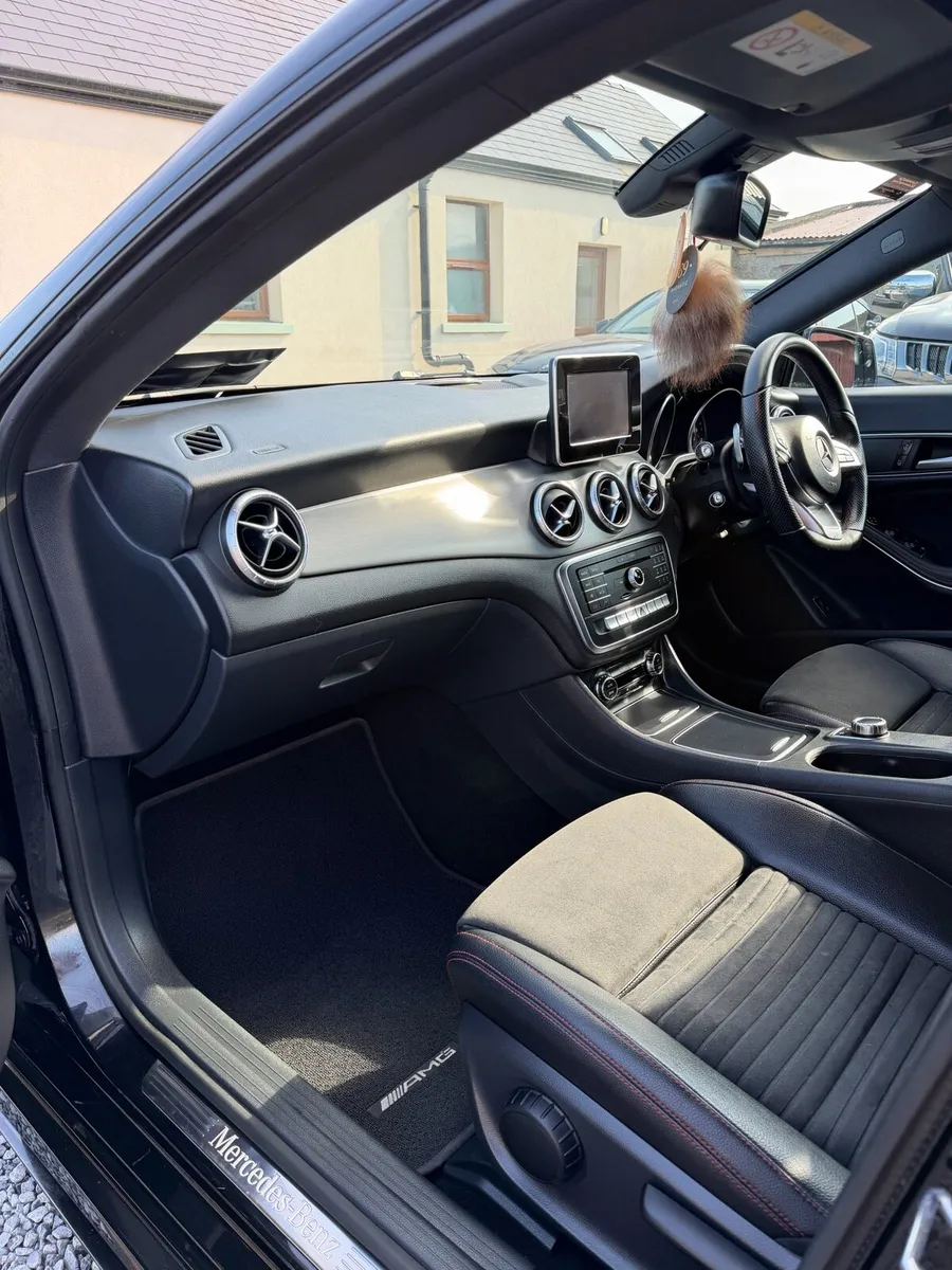 Mercedes CLA Automatic - AMG Line - Image 6