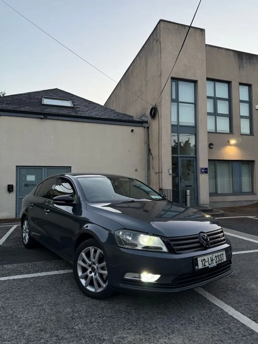 2012 Volkswagen Passat B7 - Image 1