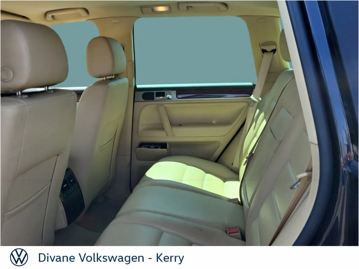 Volkswagen Touareg 2.5 TDI 174BHP AUTOMATIC - Image 6