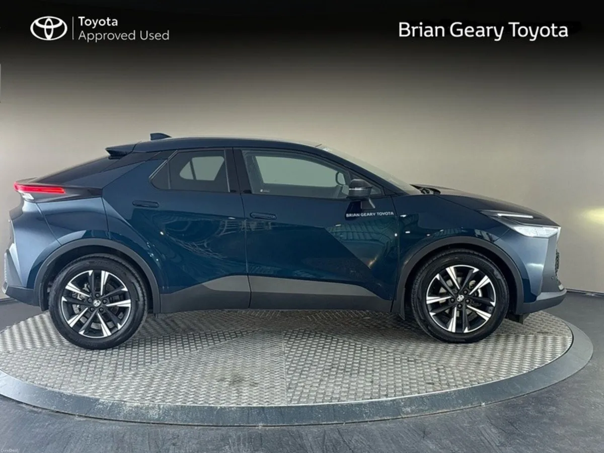 Toyota C-HR HYBRID SPORT - Image 3