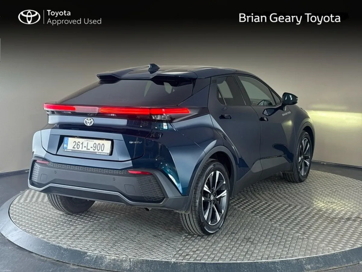 Toyota C-HR HYBRID SPORT - Image 2