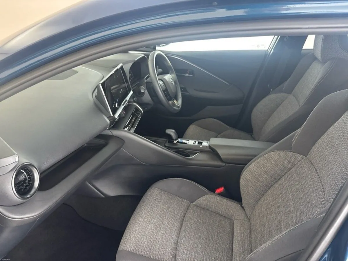Toyota C-HR HYBRID SPORT - Image 6