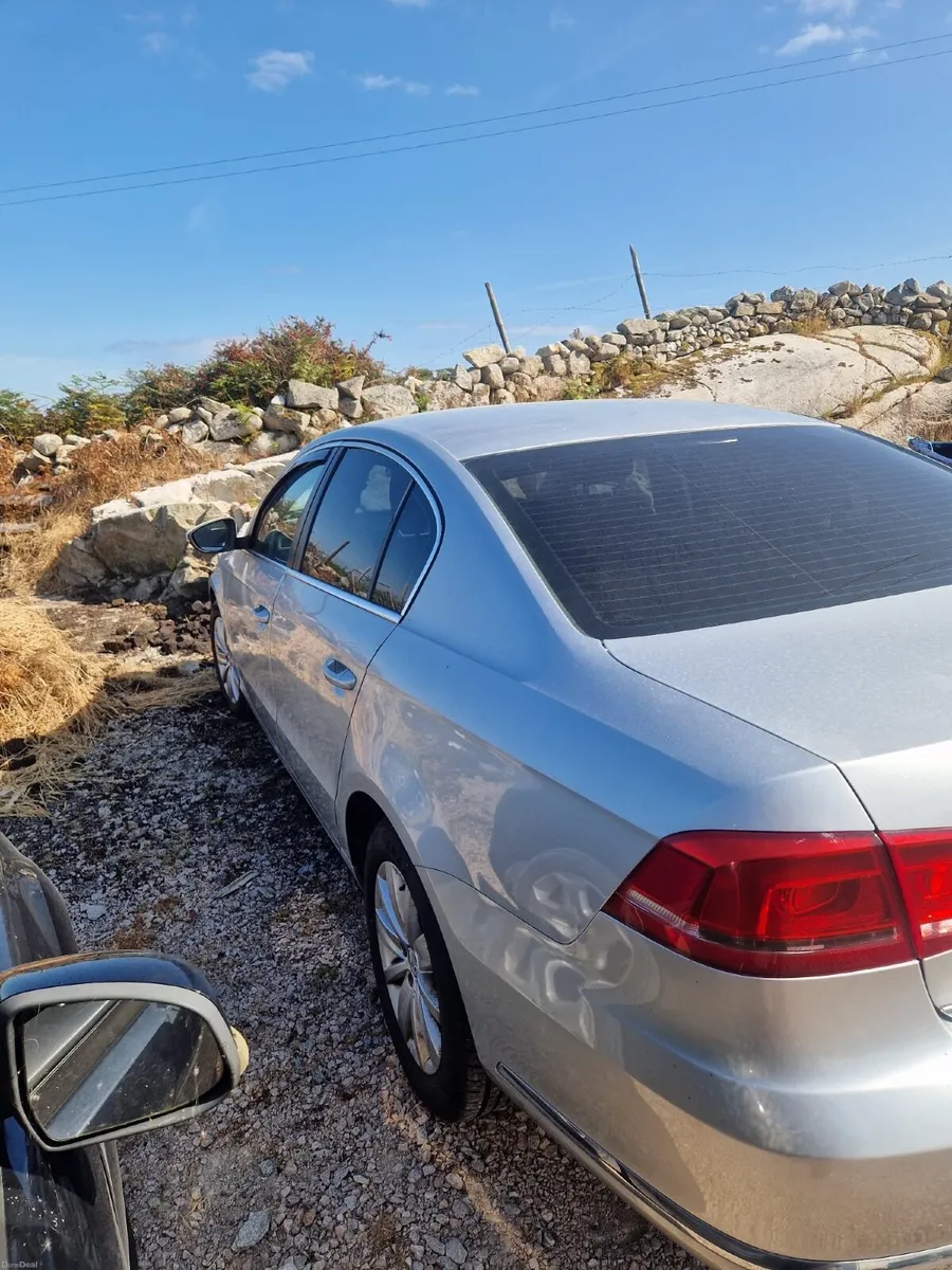Volkswagen Passat 2011 - Image 6