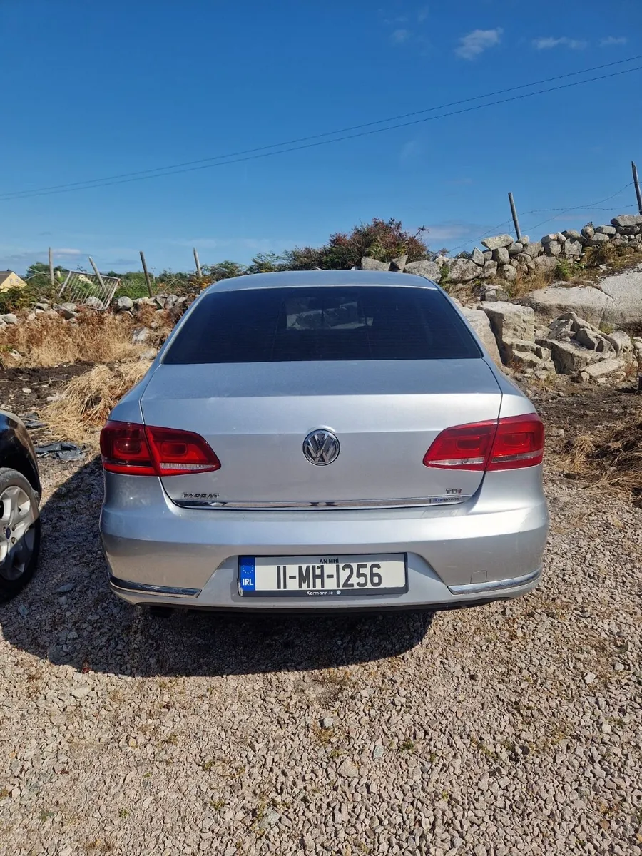Volkswagen Passat 2011 - Image 4