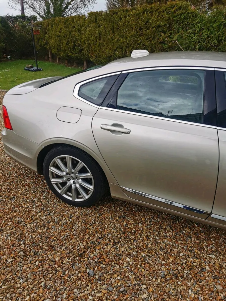 Volvo s90 - Image 4