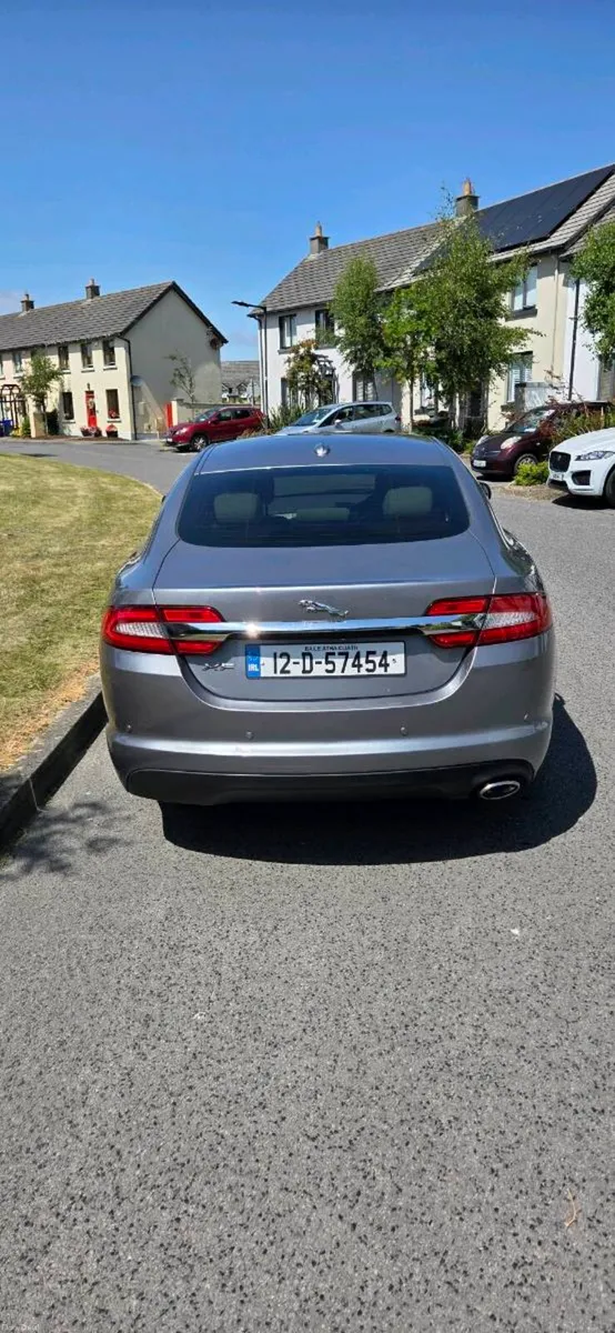 Jaguar XF 2.2D Premium Luxury Auto - Image 6
