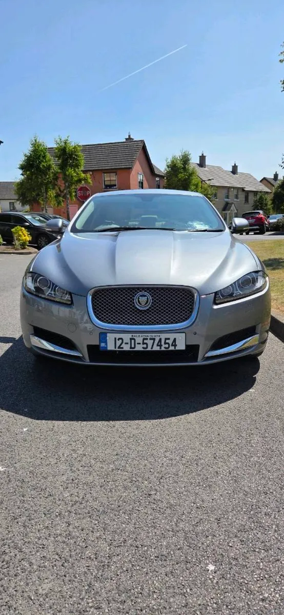 Jaguar XF 2.2D Premium Luxury Auto - Image 3