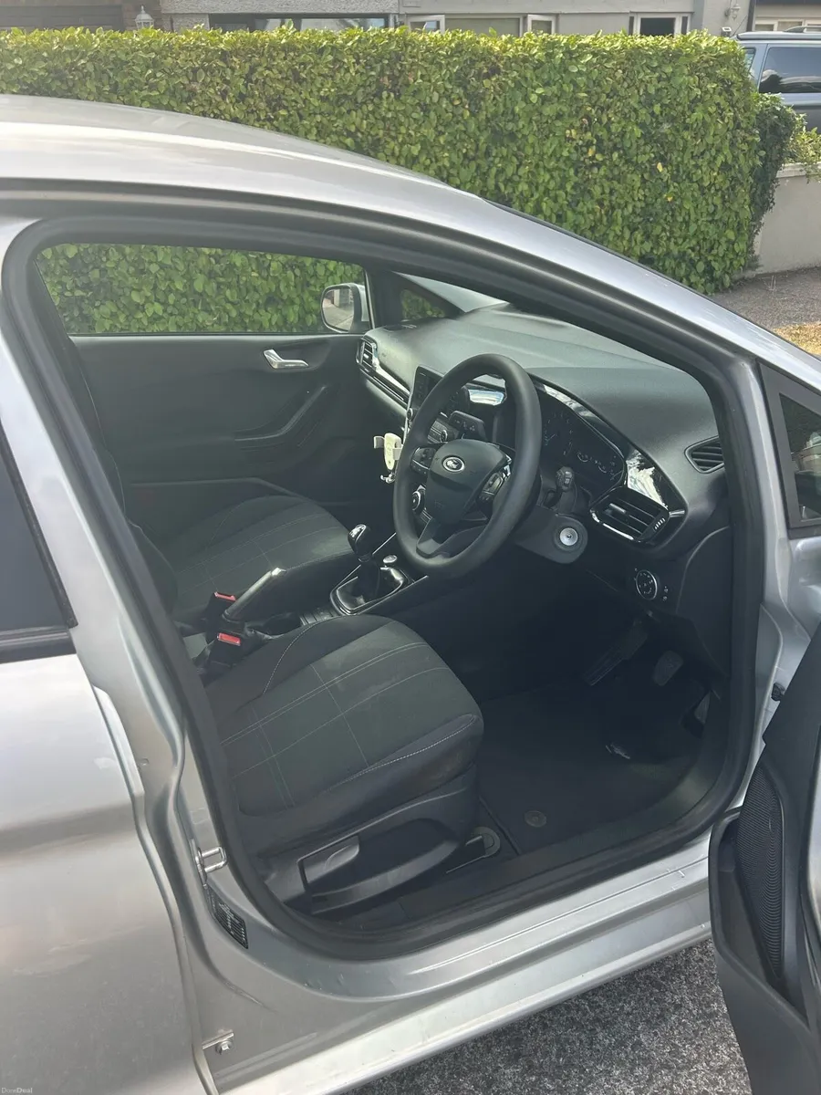 2018 Ford Fiesta Titanium 1.1L - Image 3