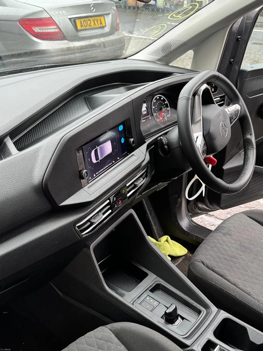 2023 232 AutoVolkswagen caddy wheelchair 7 seater - Image 3